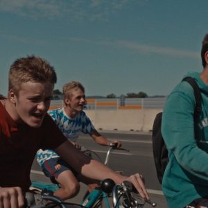 Hore je nebo, v doline som ja